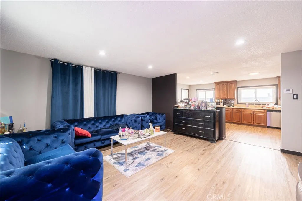 16038 Hartland, Van Nuys, California 91406 home-pic-22